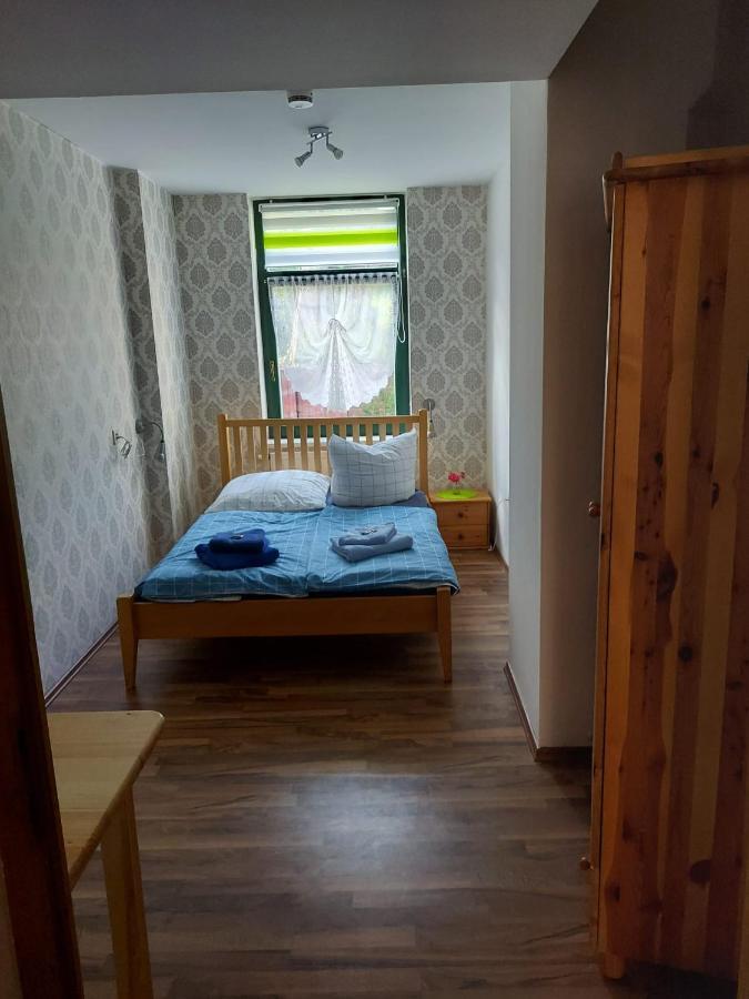Rickyy Apartment
